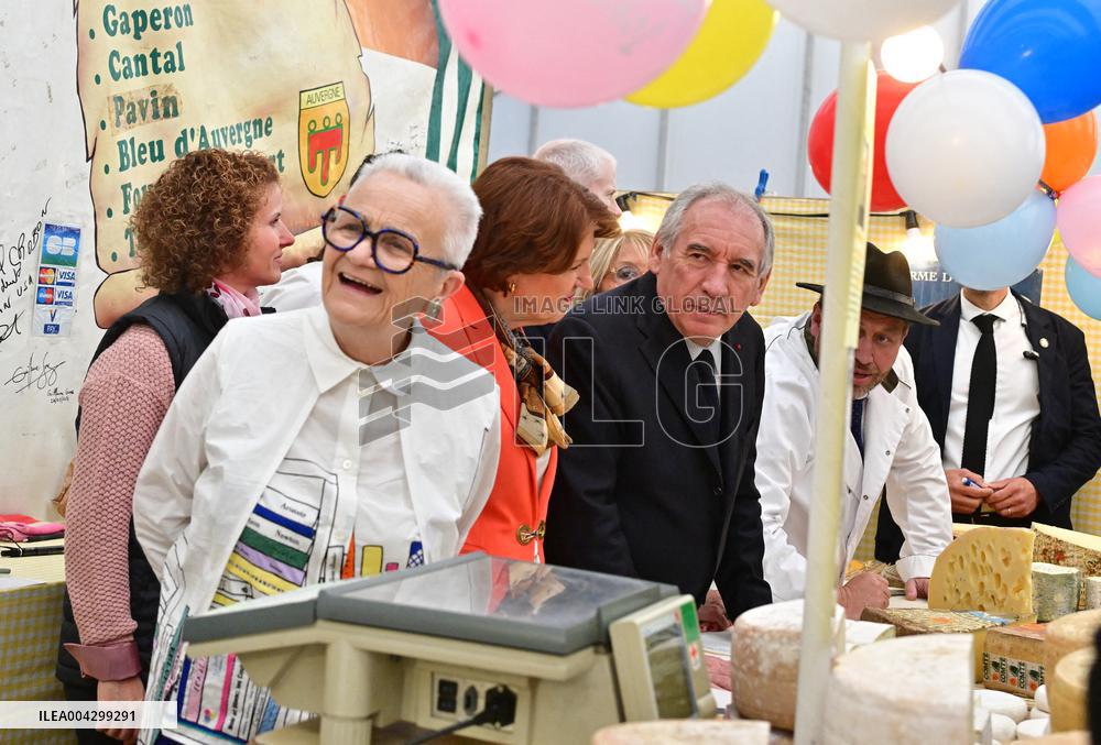 PM Francois Bayrou Attends the 58th International Cheese and Wine Fair - Coulommiers