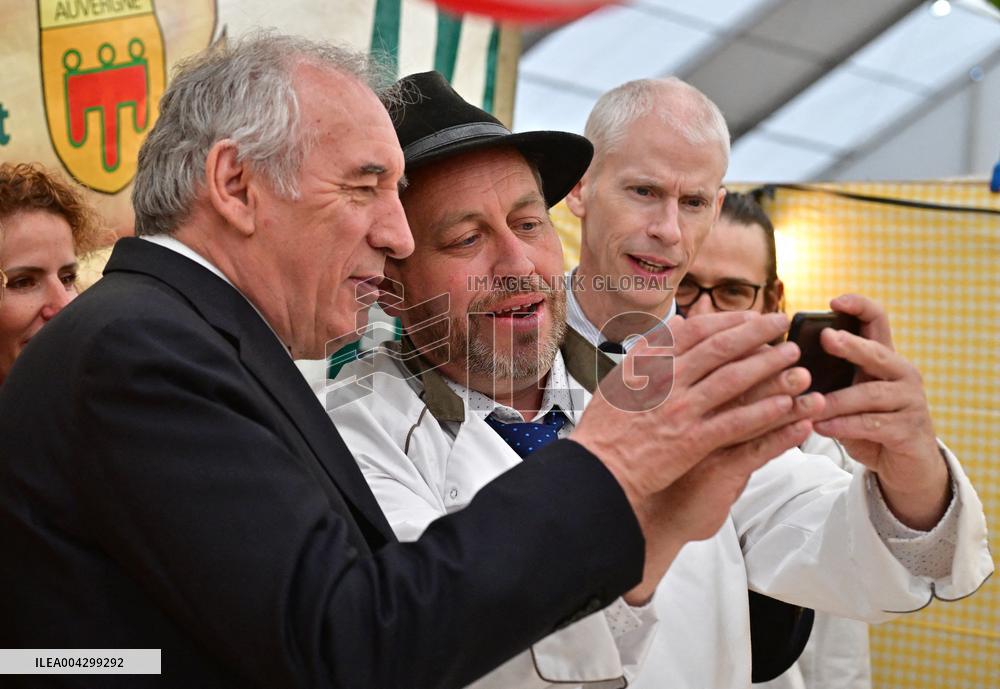PM Francois Bayrou Attends the 58th International Cheese and Wine Fair - Coulommiers