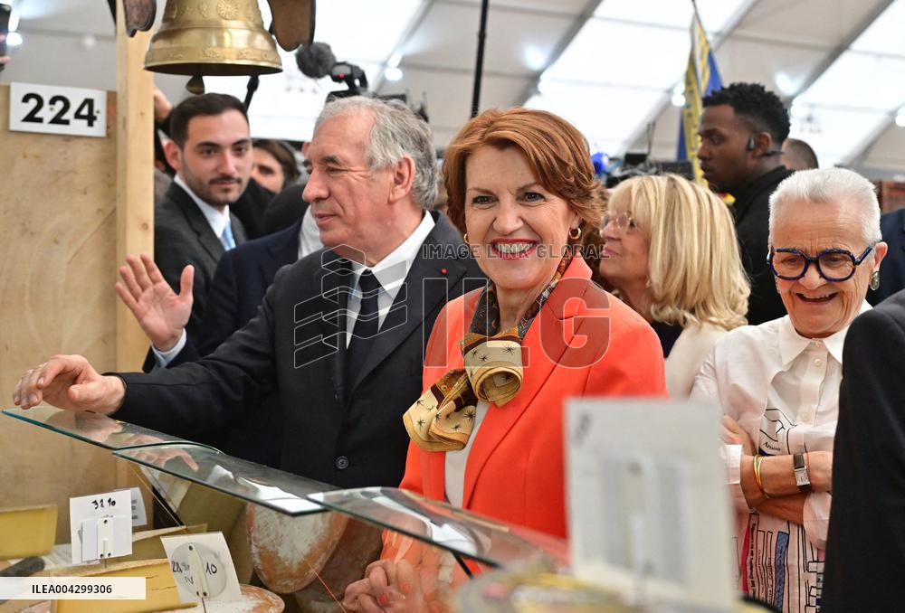 PM Francois Bayrou Attends the 58th International Cheese and Wine Fair - Coulommiers