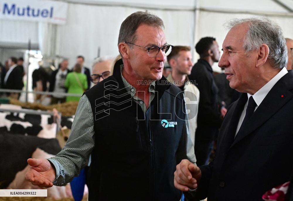 PM Francois Bayrou Attends the 58th International Cheese and Wine Fair - Coulommiers