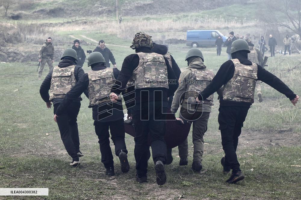 Training to prepare for national resistance in Kharkiv region