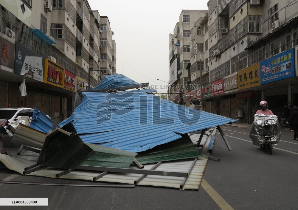 Strong Wind Orange Alert
? in China