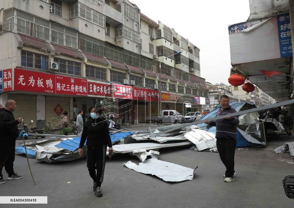 Strong Wind Orange Alert
? in China