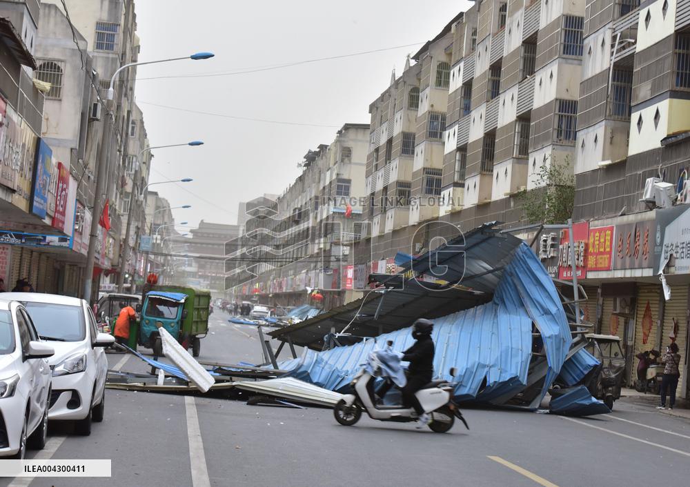 Strong Wind Orange Alert
? in China