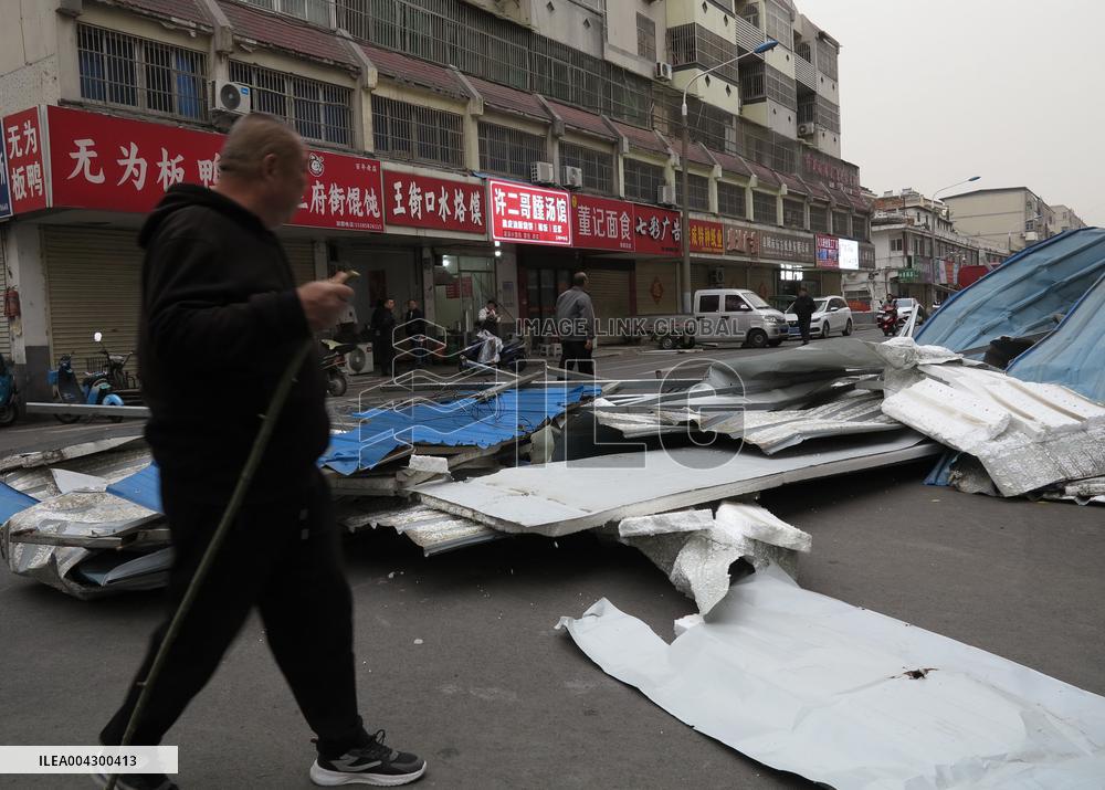 Strong Wind Orange Alert
? in China