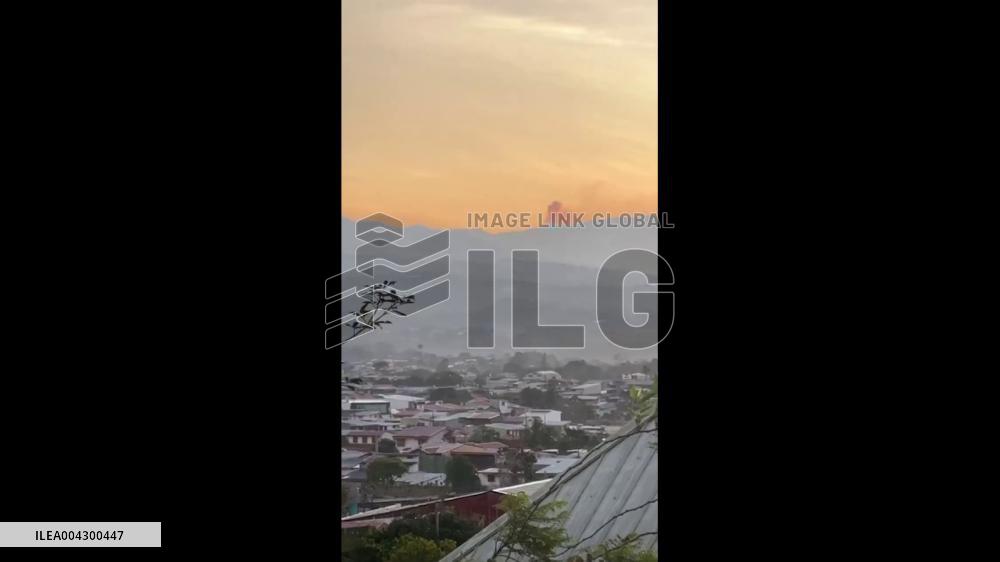 Costa Rica: Póas Volcano Eruptions Prompt Orange Alert