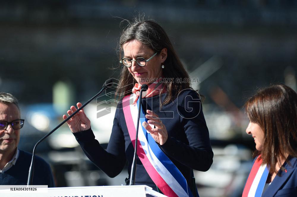 Anne Hildalgo Inaugurates The Jim Morrison Footbridge - Paris