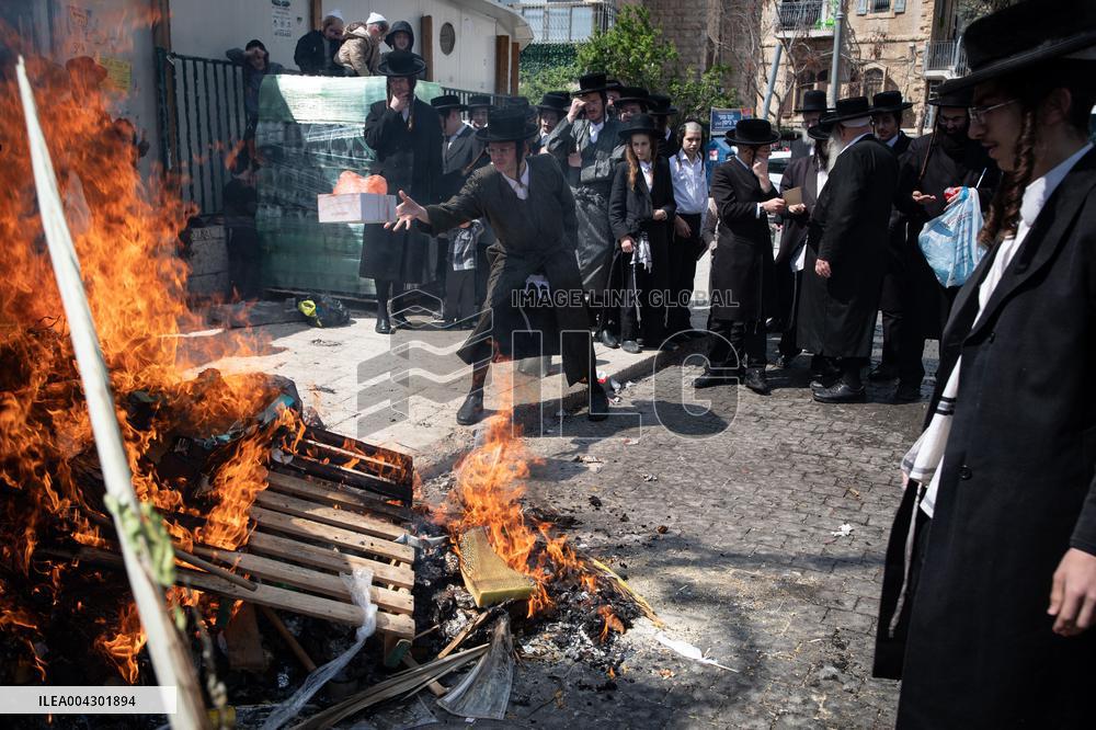 Preparaation of Jewish Passover Holiday - Jerusalem