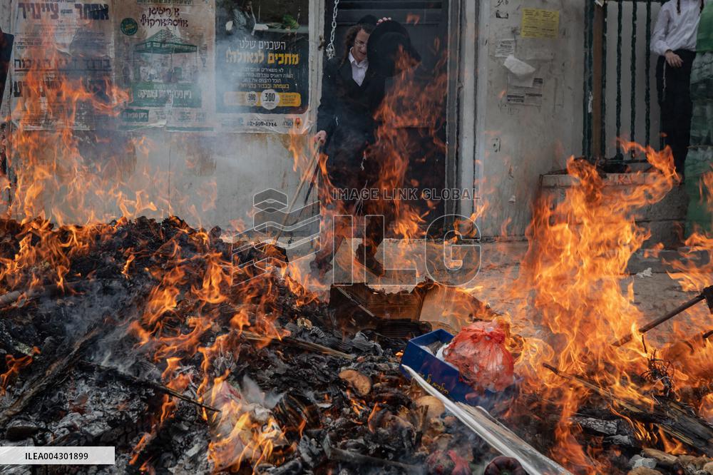 Preparaation of Jewish Passover Holiday - Jerusalem