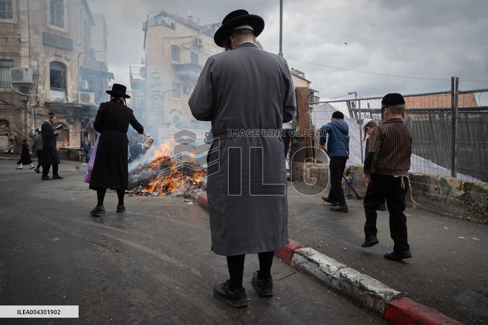 Preparaation of Jewish Passover Holiday - Jerusalem