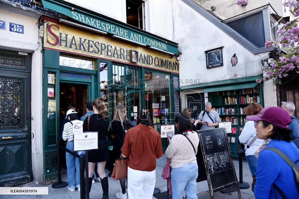 Shakespeare and Company Bookshop Illustrations - Paris