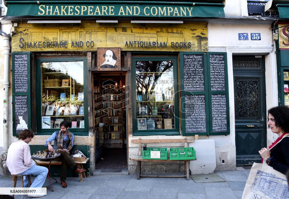 Shakespeare and Company Bookshop Illustrations - Paris