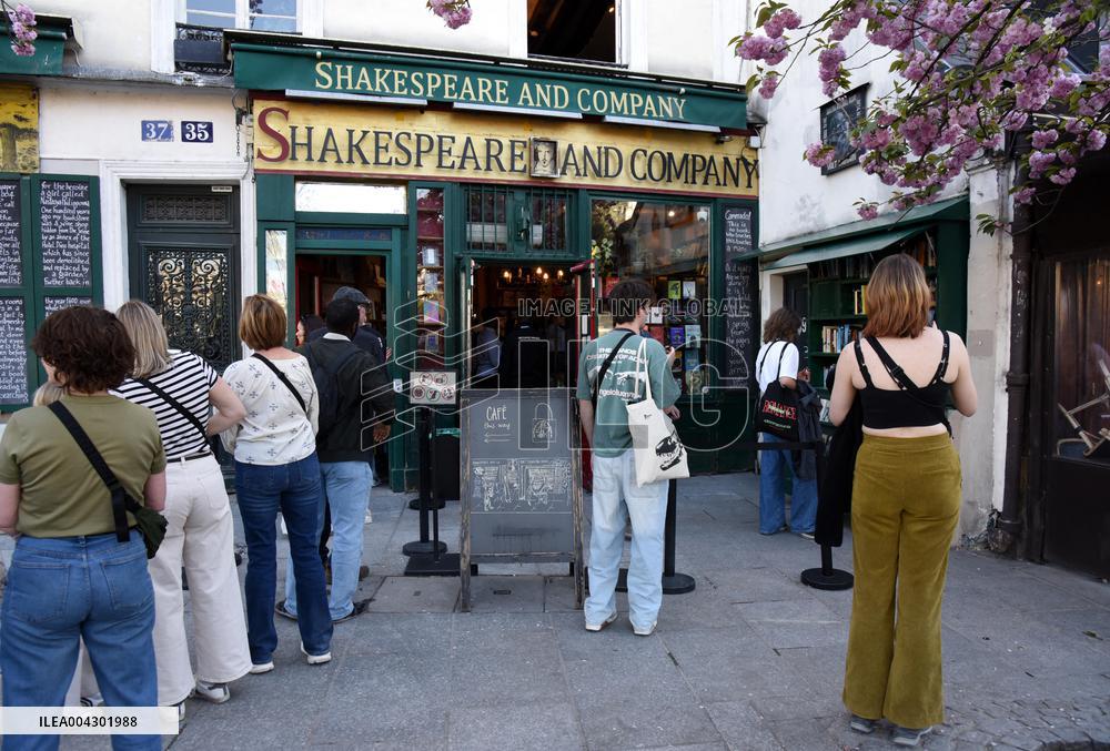 Shakespeare and Company Bookshop Illustrations - Paris