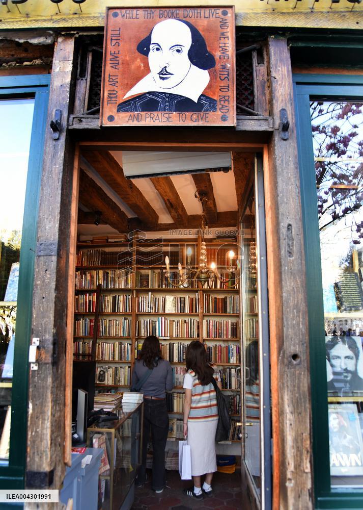 Shakespeare and Company Bookshop Illustrations - Paris