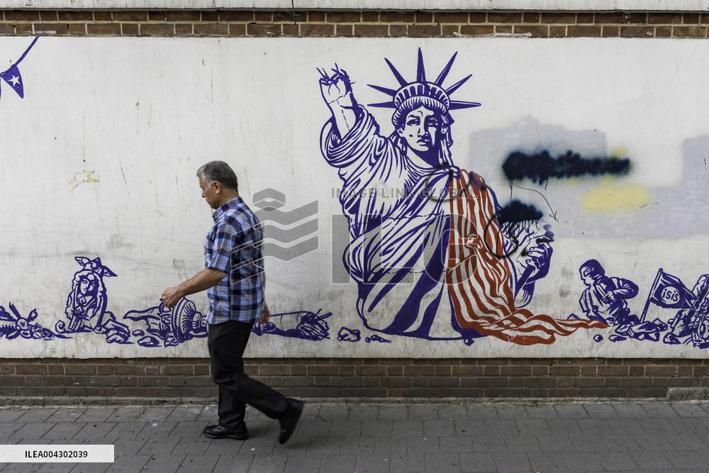 Anti-US Murals in Iran
