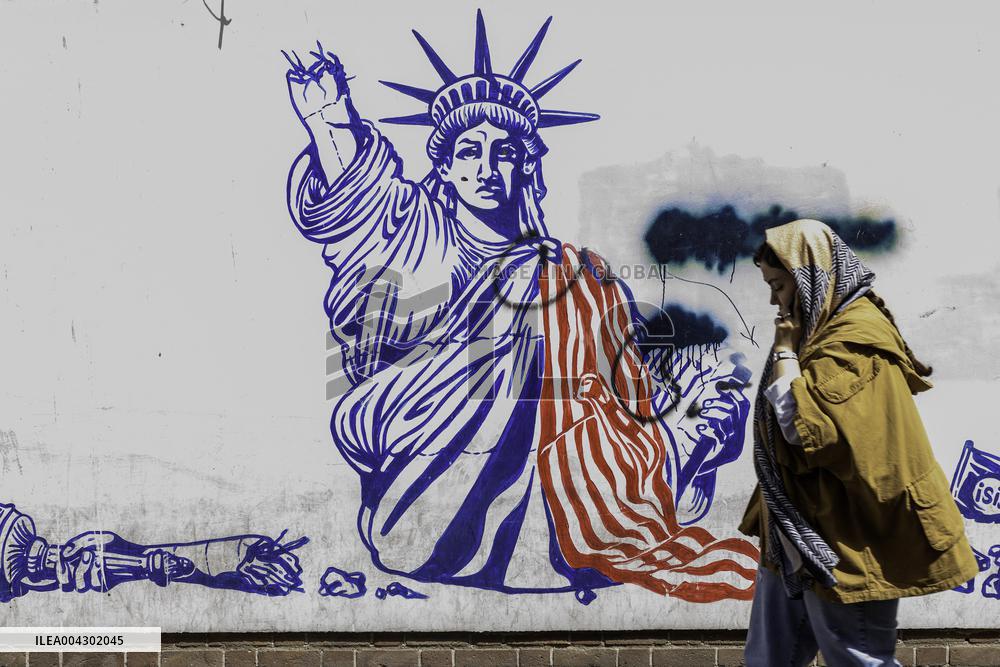 Anti-US Murals in Iran
