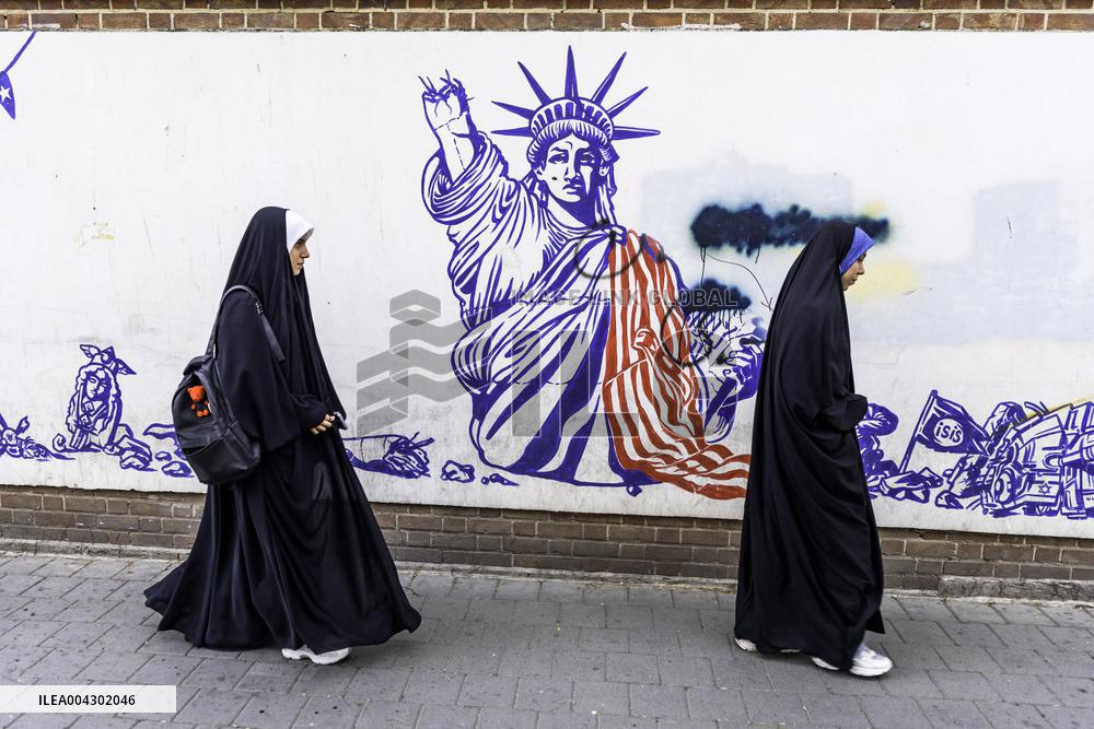 Anti-US Murals in Iran