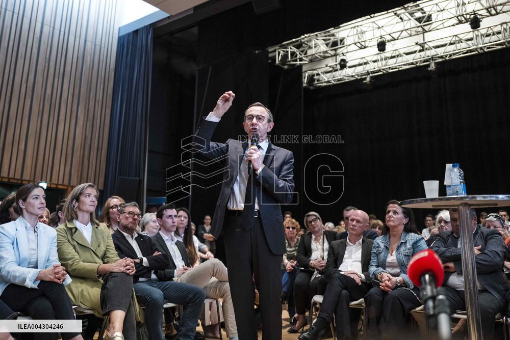 Bruno Retailleau At His Campaign Meeting - Balma