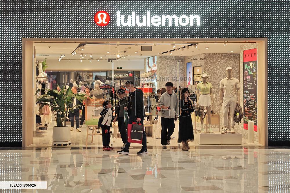 Lululemon Store