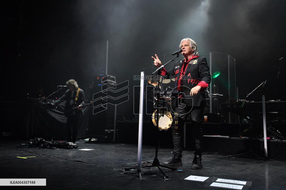 Marillion At The Casino de Paris - France