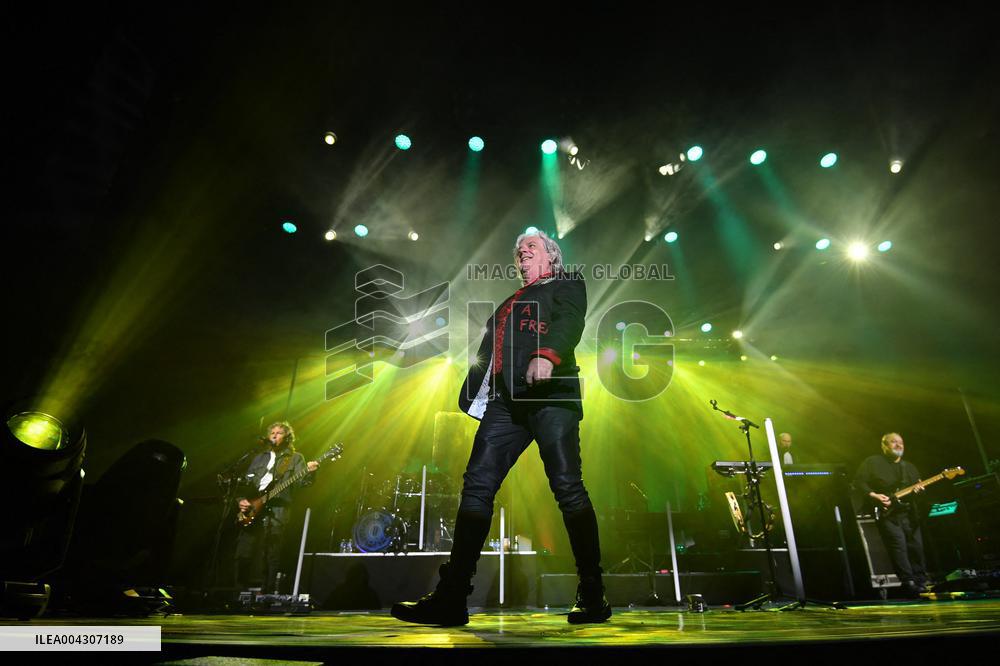 Marillion At The Casino de Paris - France