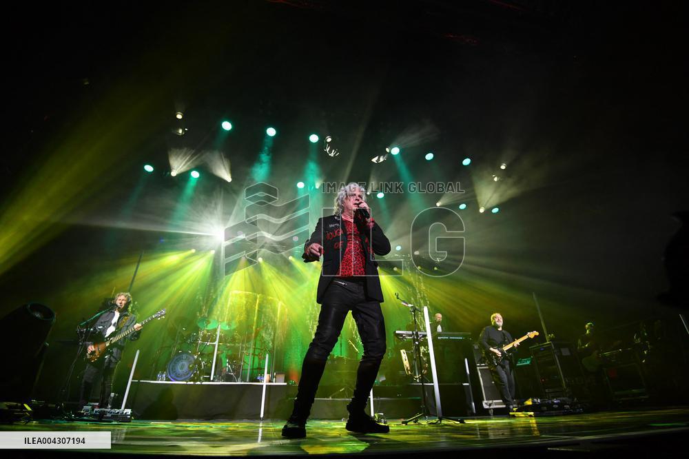 Marillion At The Casino de Paris - France