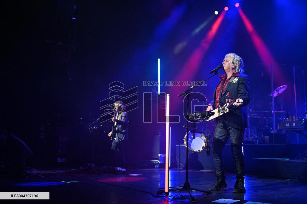Marillion At The Casino de Paris - France
