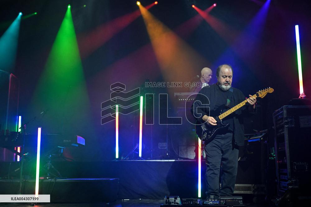 Marillion At The Casino de Paris - France