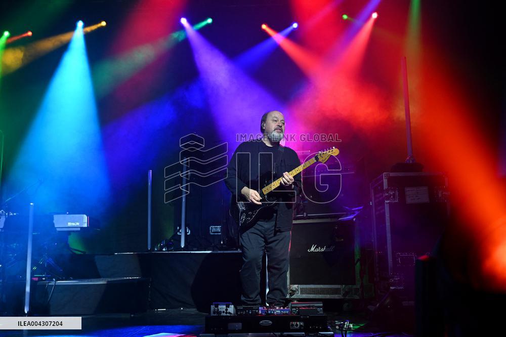 Marillion At The Casino de Paris - France