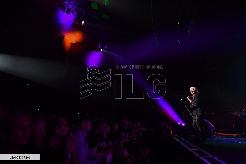 Marillion At The Casino de Paris - France