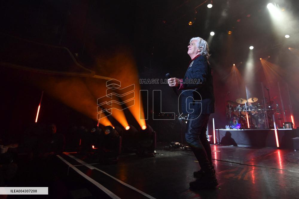 Marillion At The Casino de Paris - France