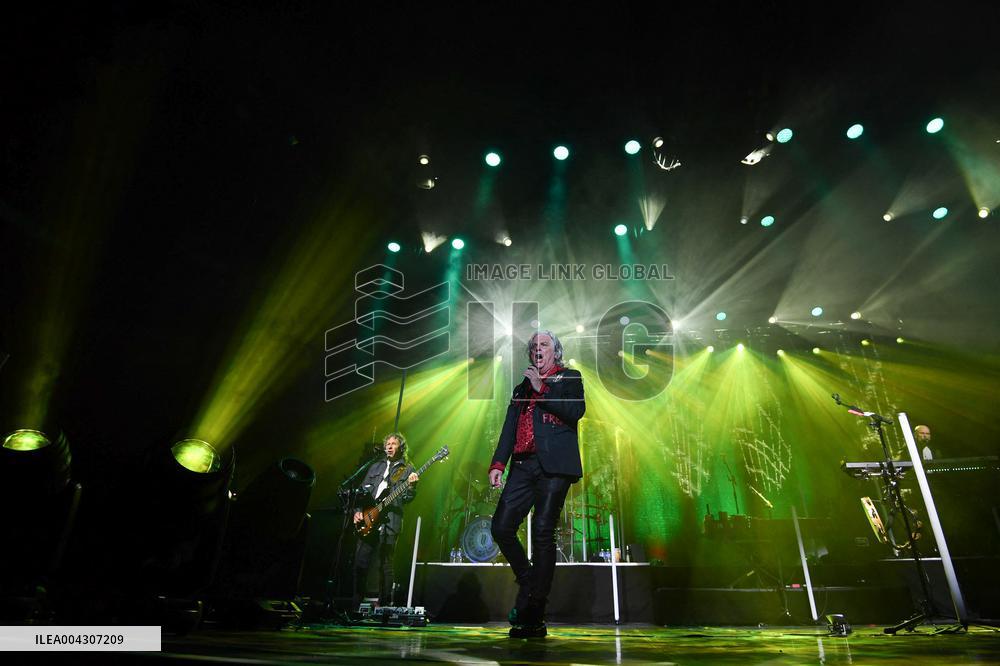 Marillion At The Casino de Paris - France