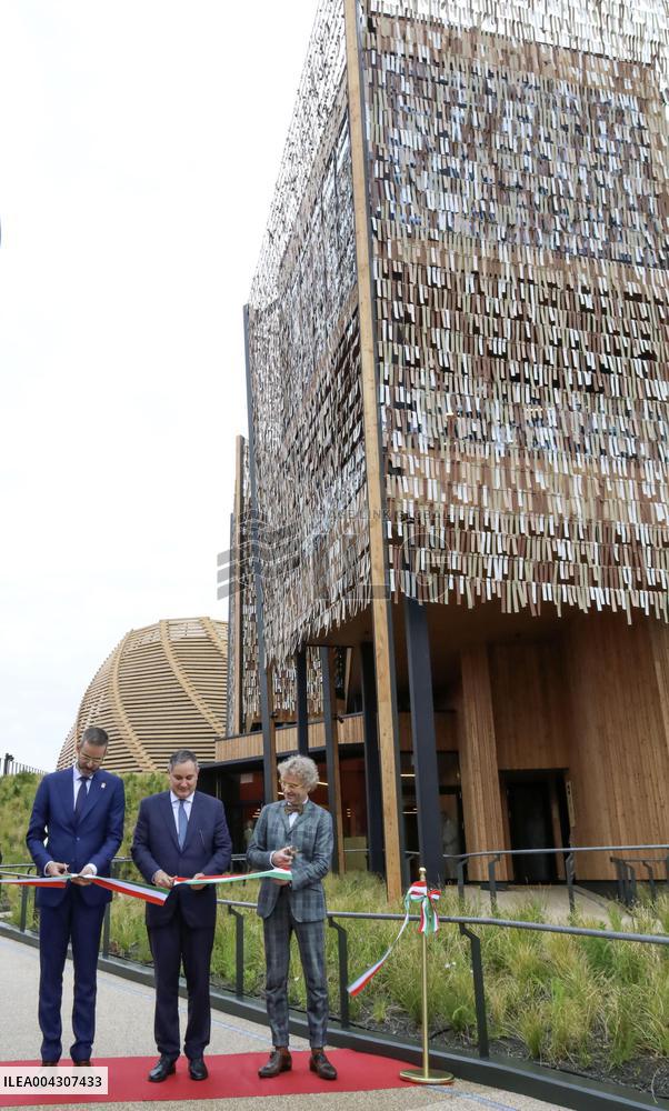 World Exposition opens in Osaka