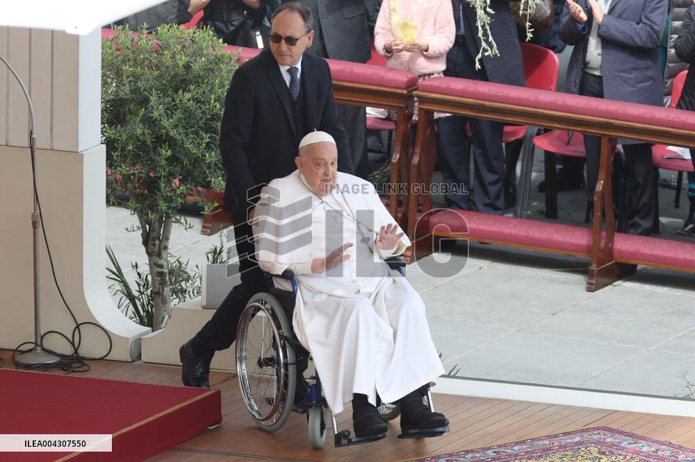 Pope Francis in Holy Mass on Palm Sunday - Vatican