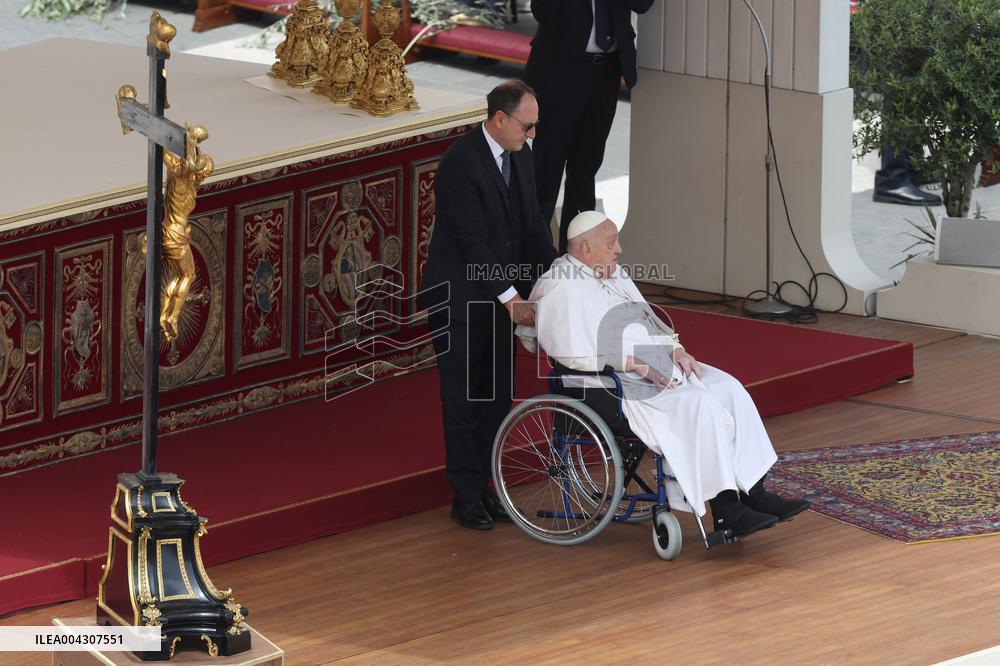 Pope Francis in Holy Mass on Palm Sunday - Vatican