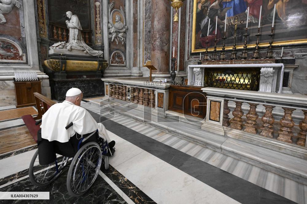 Pope Francis Surprise During Palm Sunday Mass - Vatican