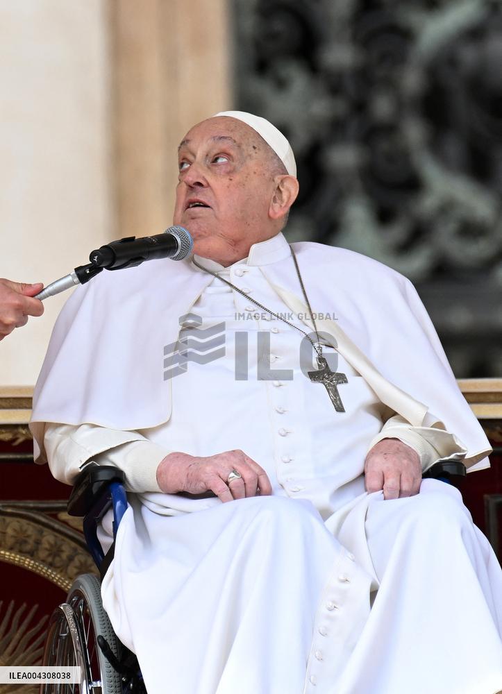 Pope Francis Surprise During Palm Sunday Mass - Vatican