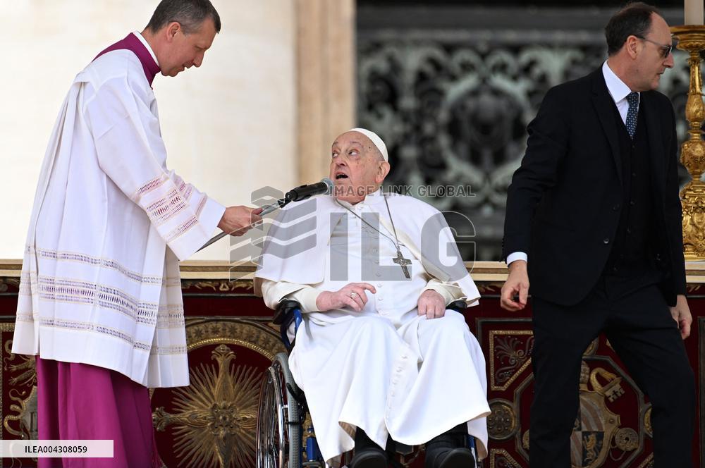 Pope Francis Surprise During Palm Sunday Mass - Vatican