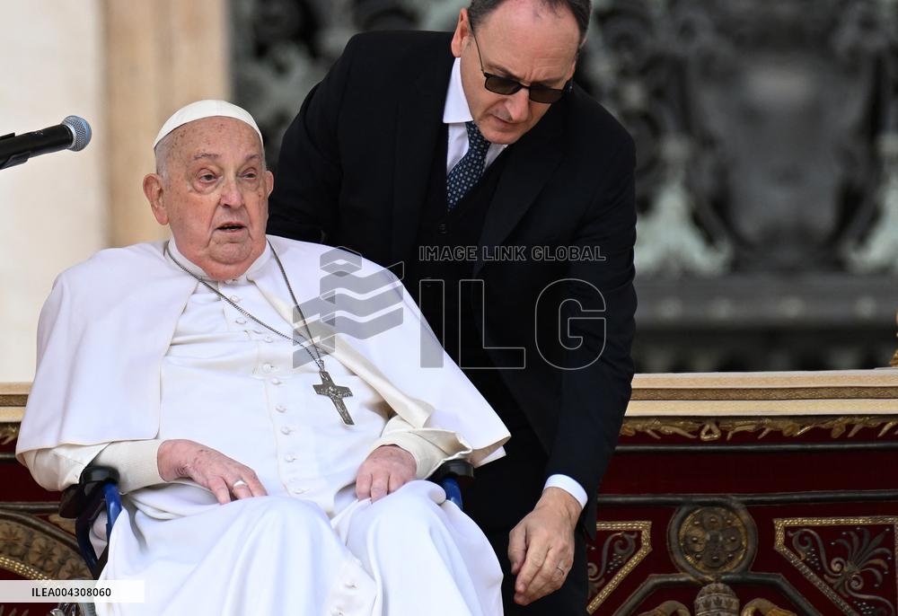 Pope Francis Surprise During Palm Sunday Mass - Vatican