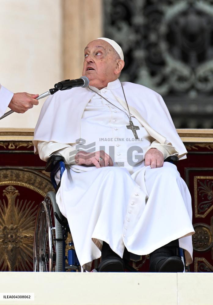 Pope Francis Surprise During Palm Sunday Mass - Vatican