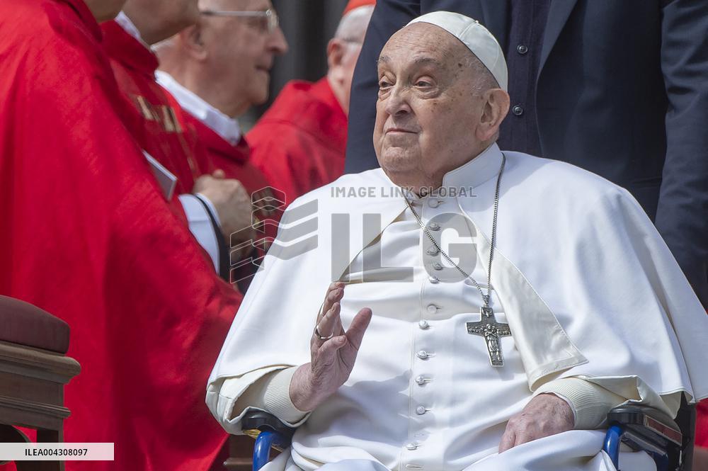 Pope Francis in Holy Mass on Palm Sunday - Vatican