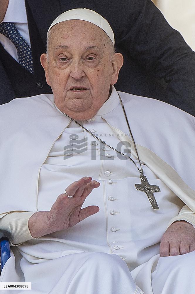 Pope Francis in Holy Mass on Palm Sunday - Vatican