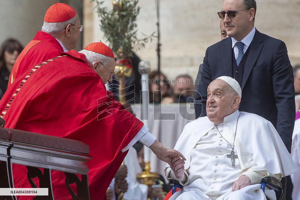 Pope Francis in Holy Mass on Palm Sunday - Vatican
