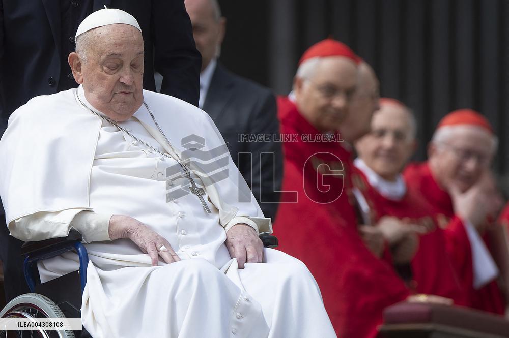Pope Francis in Holy Mass on Palm Sunday - Vatican