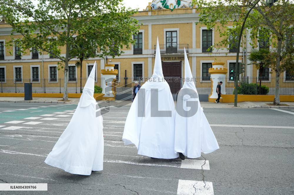 Brotherhood Of Peace Procession For Palm Sunday - Seville