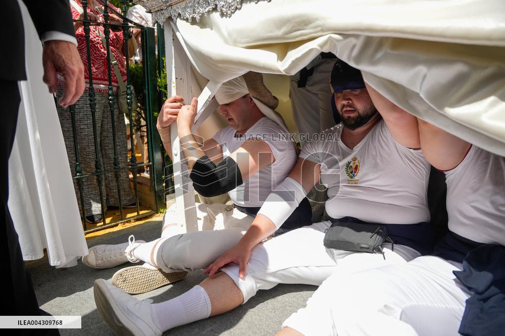 Brotherhood Of Peace Procession For Palm Sunday - Seville
