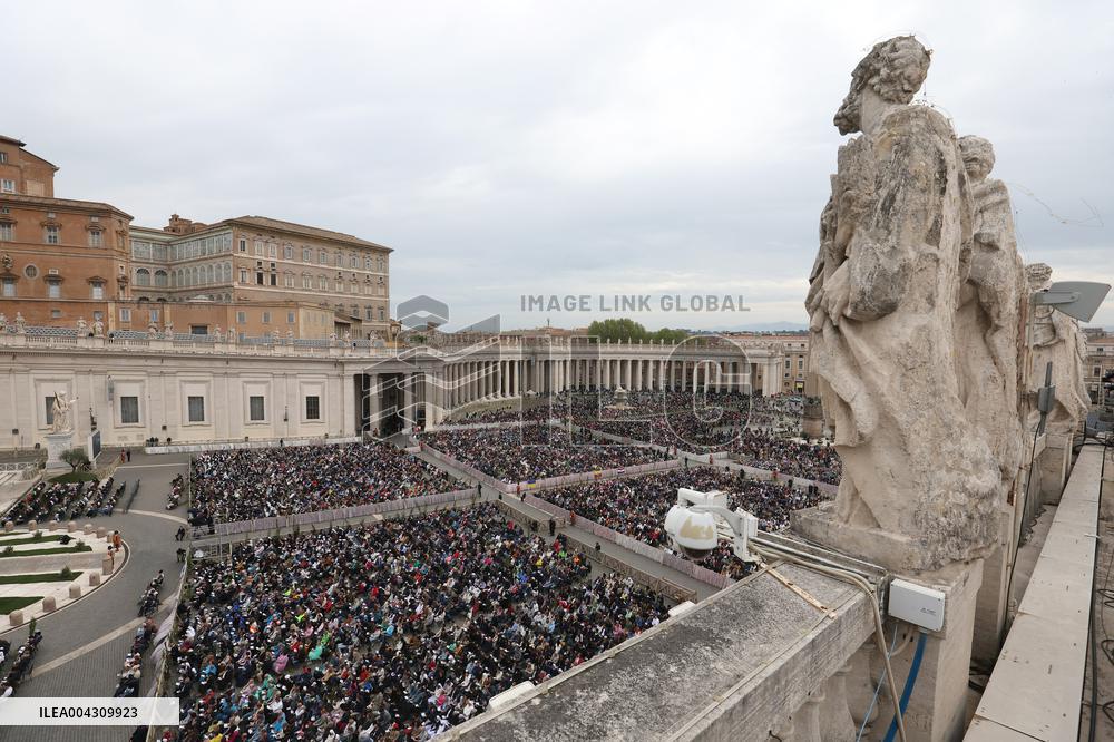 Cardinal Leonardo Sandri Presides Palm Sunday Holy Mass - Vatican