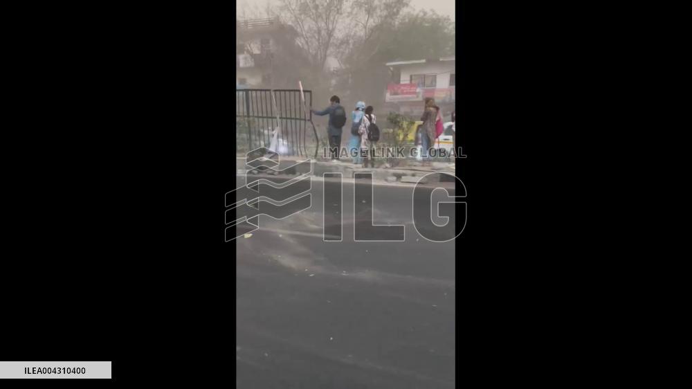 India: Massive Dust Storms Sweep Through Delhi-NCR, Causing Flight Delays 2