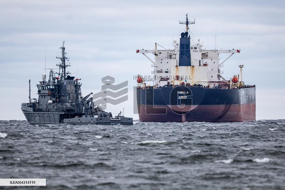 Estonian navy detains Russian 'shadow fleet' oil tanker