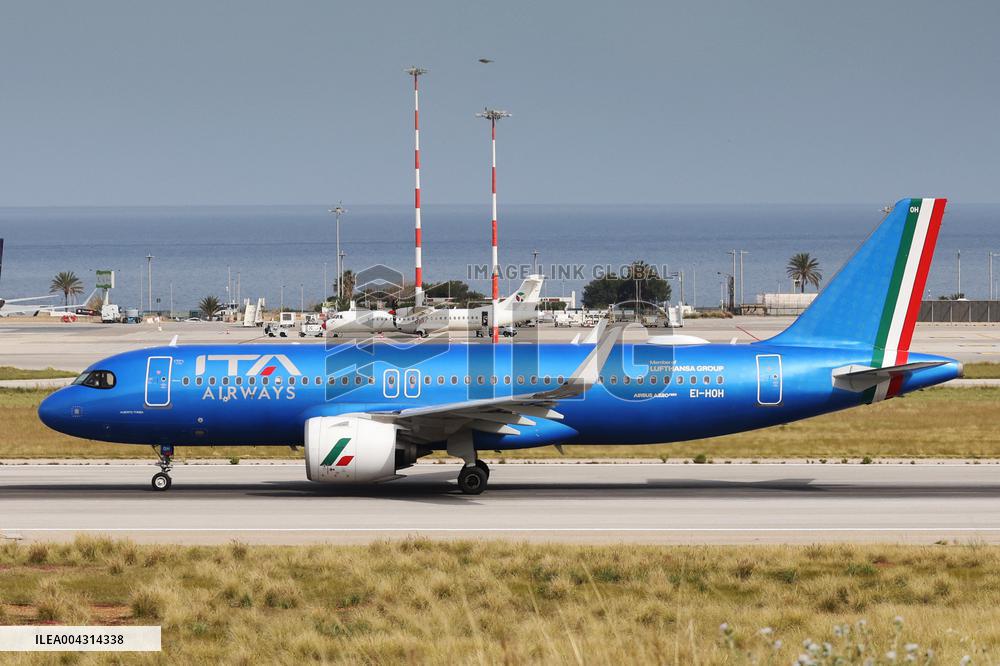 Airbus with ITA Airways and Lufthansa Livery - Italy